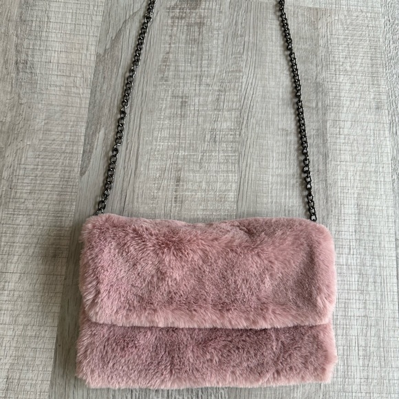 NWOT Faux Fur Light Mauve Pink Envelope Crossbody Clutch Bag - Picture 3 of 6